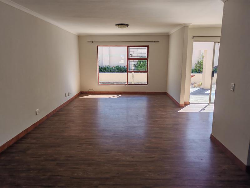 To Let 2 Bedroom Property for Rent in Chanteclair Western Cape